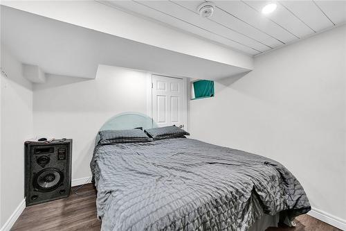 159 Rosedale Avenue, Hamilton, ON - Indoor Photo Showing Bedroom