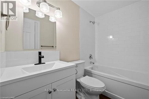 7 Baldwin Circle, Thorold, ON - Indoor Photo Showing Bathroom