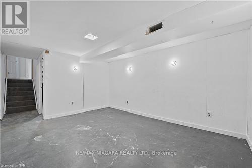 7 Baldwin Circle, Thorold, ON - Indoor Photo Showing Other Room
