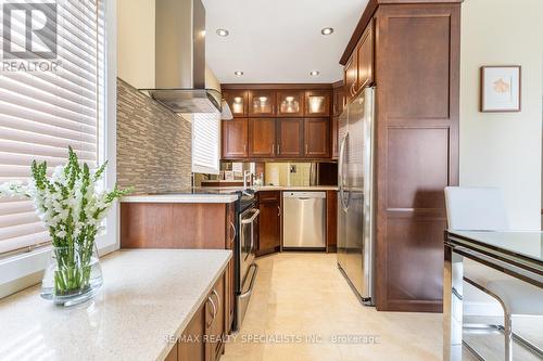 40 River Road, Mississauga, ON - Indoor Photo Showing Kitchen