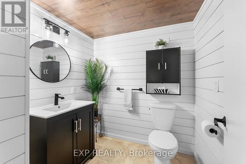 210 Johnston St, Port Colborne, ON - Indoor Photo Showing Bathroom