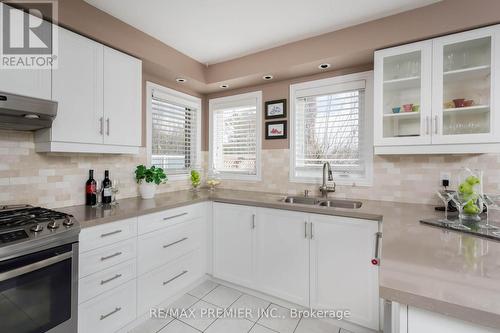 113 Sierra Crt, Vaughan, ON - Indoor Photo Showing Kitchen With Double Sink