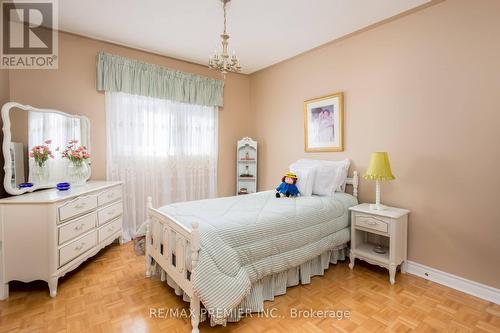 113 Sierra Crt, Vaughan, ON - Indoor Photo Showing Bedroom