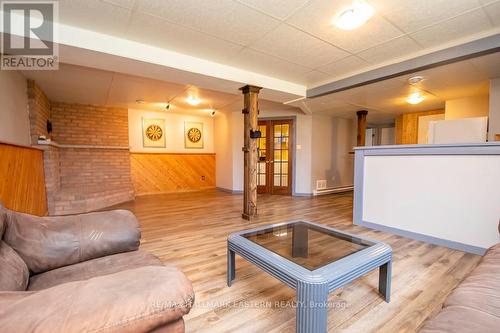 5 Cedar Tree Lane, Kawartha Lakes, ON - Indoor Photo Showing Living Room