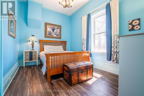 5 Hull Road, Strathroy-Caradoc, ON - Indoor Photo Showing Bedroom