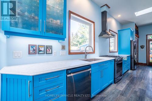 5 Hull Road, Strathroy-Caradoc, ON - Indoor Photo Showing Kitchen With Double Sink