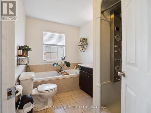 901 Dominion Road, Fort Erie, ON - Indoor Photo Showing Bathroom