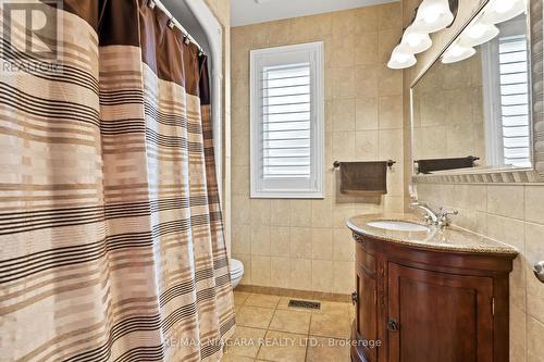 614 Buffalo Road, Fort Erie, ON - Indoor Photo Showing Bathroom