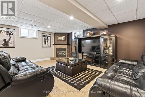 614 Buffalo Rd, Fort Erie, ON - Indoor With Fireplace