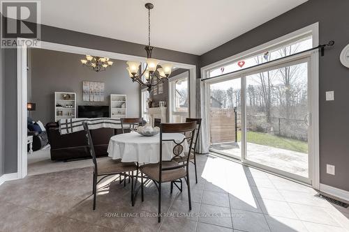 68 Swift Cres, Cambridge, ON - Indoor Photo Showing Dining Room