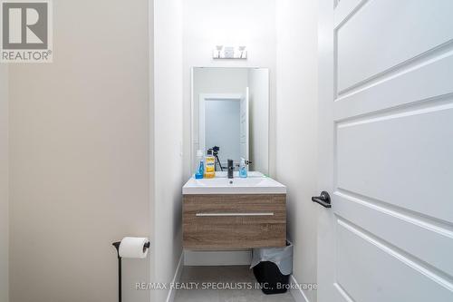61 Royal Cres, St. Thomas, ON - Indoor Photo Showing Bathroom
