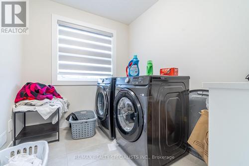 61 Royal Cres, St. Thomas, ON - Indoor Photo Showing Laundry Room