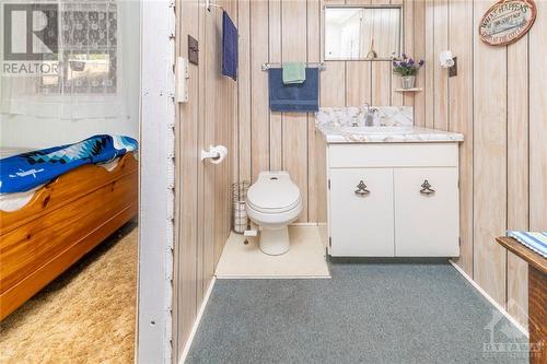 124 Pine Ridge Lane, Perth, ON - Indoor Photo Showing Bathroom