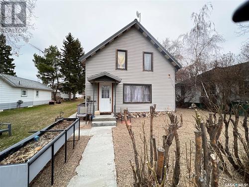 309 Railway Avenue, Livelong, SK - Outdoor