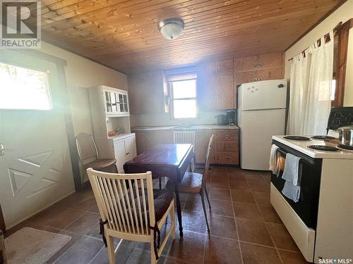 309 Railway Avenue, Livelong, SK - Indoor Photo Showing Kitchen