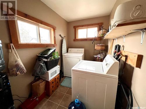 309 Railway Avenue, Livelong, SK - Indoor Photo Showing Laundry Room