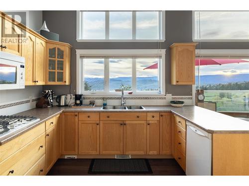6435 Dixon Dam Road, Vernon, BC - Indoor Photo Showing Kitchen With Double Sink