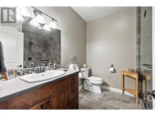 1091 12 Street Se, Salmon Arm, BC - Indoor Photo Showing Bathroom