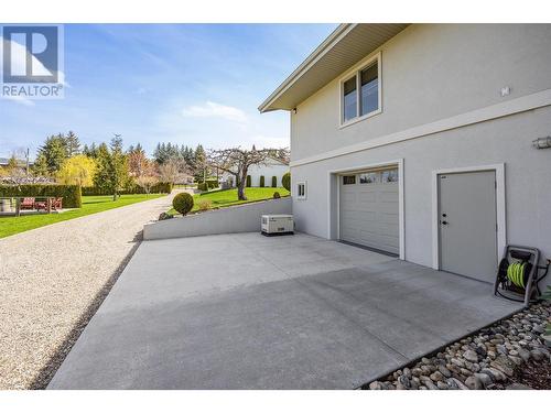 1091 12 Street Se, Salmon Arm, BC - Outdoor With Exterior
