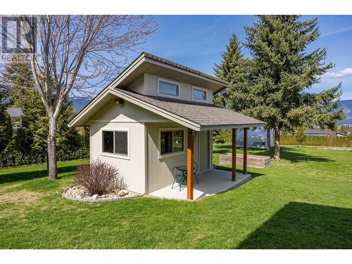 1091 12 Street Se, Salmon Arm, BC - Outdoor