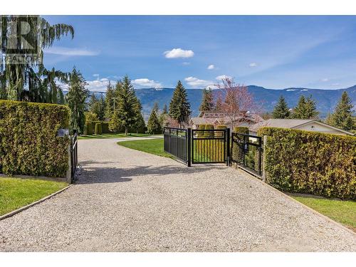 1091 12 Street Se, Salmon Arm, BC - Outdoor