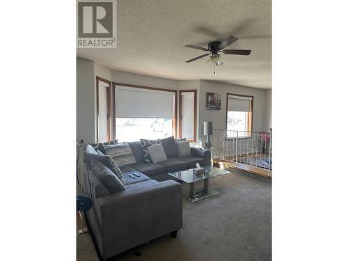 4155 Barnes Drive, Prince George, BC - Indoor Photo Showing Living Room