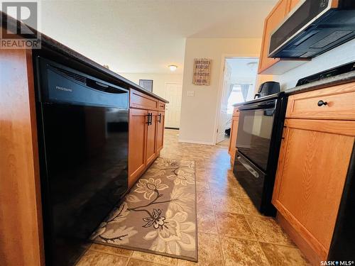 42 1275 South Railway Street E, Swift Current, SK - Indoor Photo Showing Kitchen