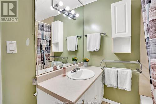 1248 Front Road North, Amherstburg, ON - Indoor Photo Showing Bathroom