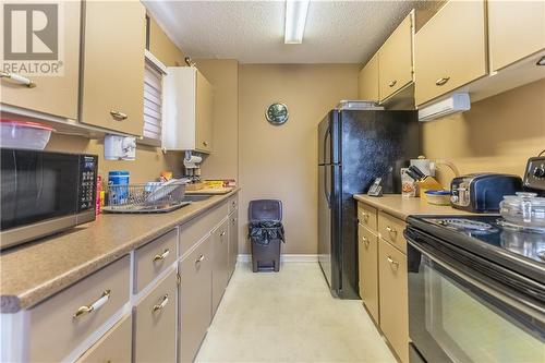 42A Huron Street, Deep River, ON - Indoor Photo Showing Kitchen
