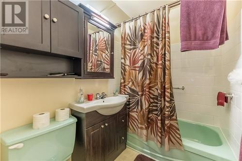 42A Huron Street, Deep River, ON - Indoor Photo Showing Bathroom