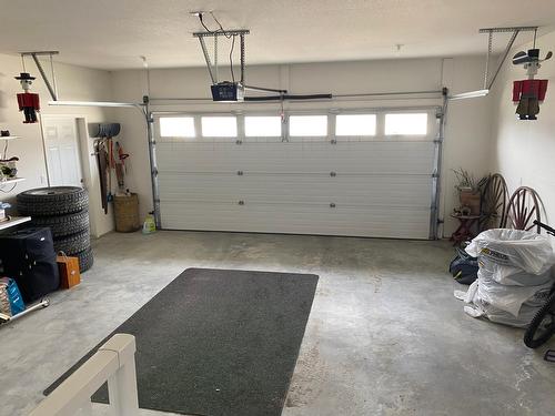 164 - 2100 13Th Street S, Cranbrook, BC - Indoor Photo Showing Garage