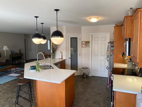 164 - 2100 13Th Street S, Cranbrook, BC - Indoor Photo Showing Kitchen With Double Sink