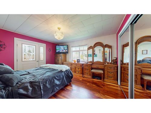 5145 Elsie Holmes Road, Creston, BC - Indoor Photo Showing Bedroom