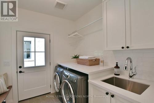 114 John Street, Blue Mountains, ON - Indoor Photo Showing Laundry Room