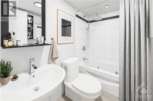 182 Drummond Street, Ottawa, ON - Indoor Photo Showing Bathroom