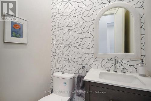 1211 Pinegrove Road, Oakville, ON - Indoor Photo Showing Bathroom