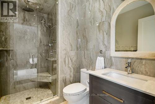 1211 Pinegrove Rd, Oakville, ON - Indoor Photo Showing Bathroom