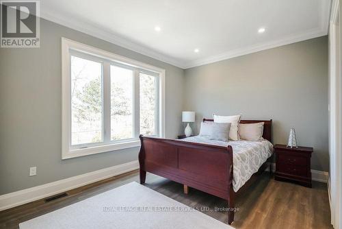 1211 Pinegrove Road, Oakville, ON - Indoor Photo Showing Bedroom