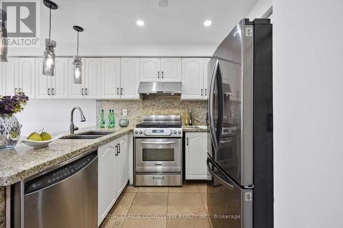 428 Wildgrass Rd, Mississauga, ON - Indoor Photo Showing Kitchen With Double Sink