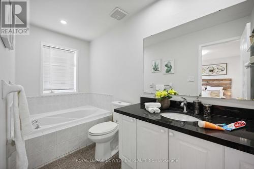 428 Wildgrass Rd, Mississauga, ON - Indoor Photo Showing Bathroom