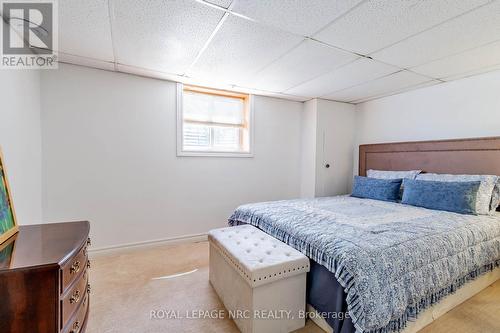 25 College St, Pelham, ON - Indoor Photo Showing Bedroom