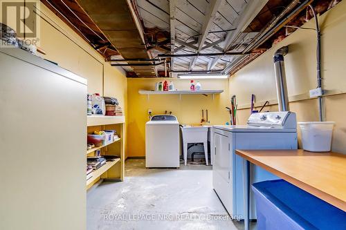 25 College Street, Pelham, ON - Indoor Photo Showing Laundry Room