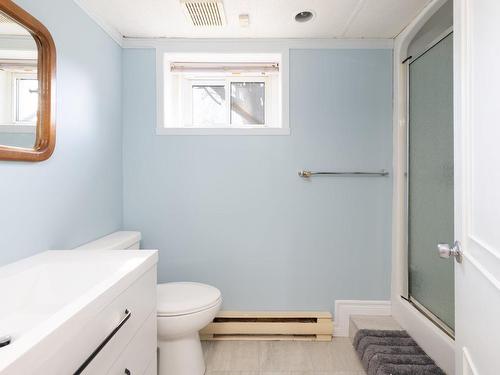 Bathroom - 65 Rue Panet, Salaberry-De-Valleyfield, QC - Indoor Photo Showing Bathroom