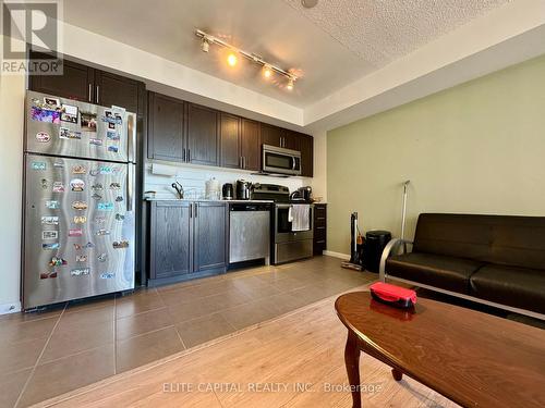 #1305 -830 Lawrence Ave W, Toronto, ON - Indoor Photo Showing Kitchen