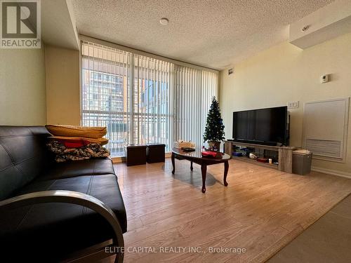 #1305 -830 Lawrence Ave W, Toronto, ON - Indoor Photo Showing Living Room