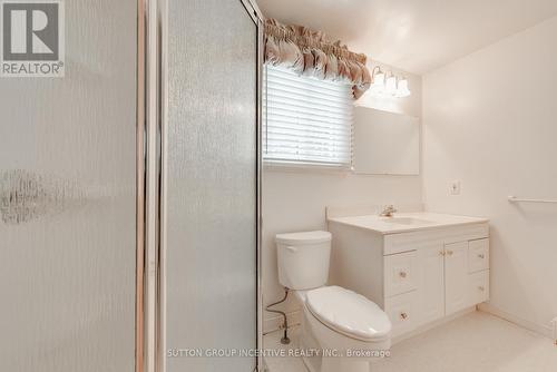 12 Pine Hill Court Crt, Innisfil, ON - Indoor Photo Showing Bathroom