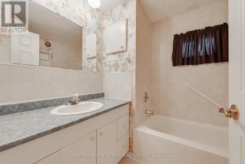 12 Pine Hill Court Court, Innisfil, ON - Indoor Photo Showing Bathroom