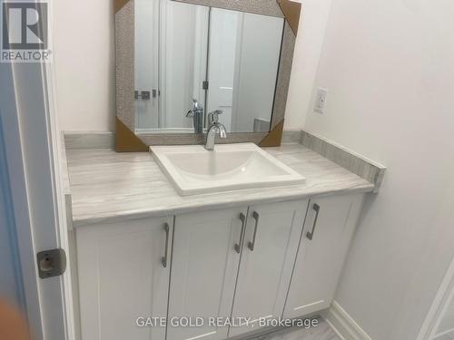 Main - 7426 Parkside Drive E, Niagara Falls, ON - Indoor Photo Showing Bathroom