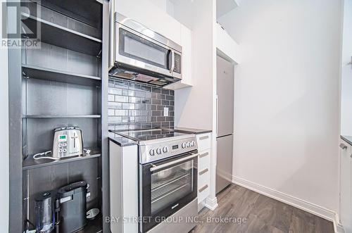 2908 - 42 Charles Street E, Toronto, ON - Indoor Photo Showing Kitchen