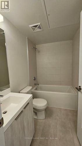 #2901 -8 Widmer St, Toronto, ON - Indoor Photo Showing Bathroom